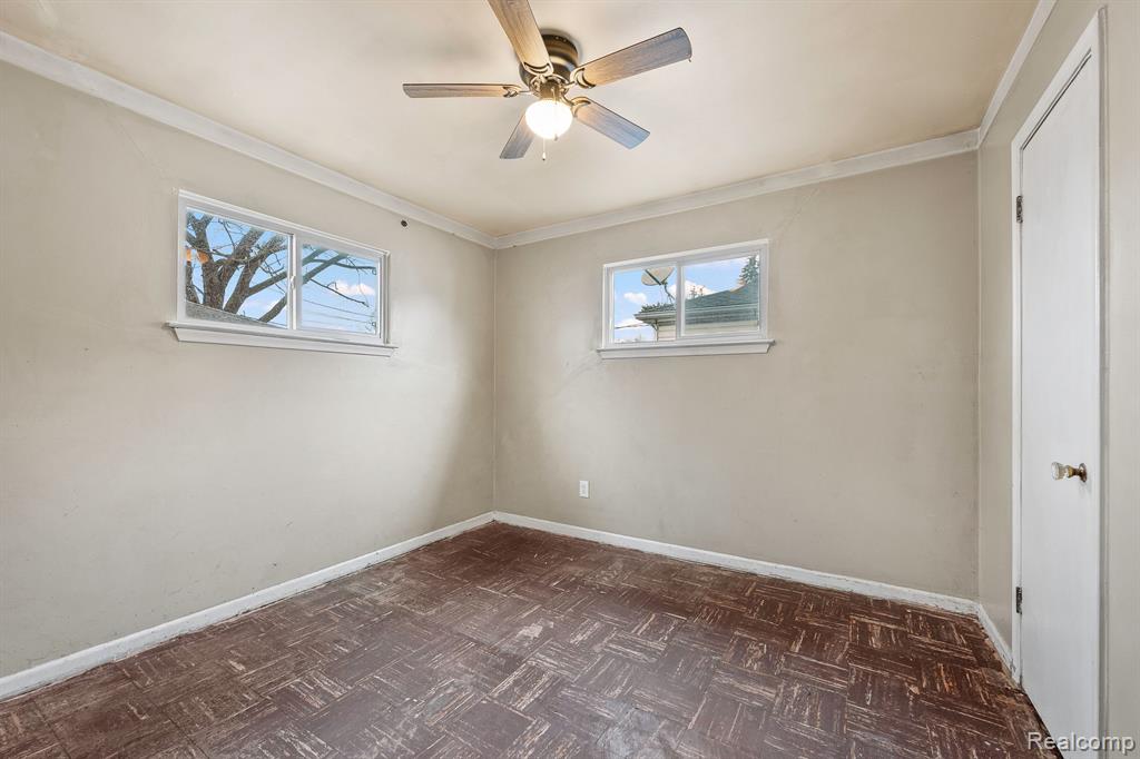 5684 GERTRUDE Street, Dearborn Heights, MI 48125 — Photo 17