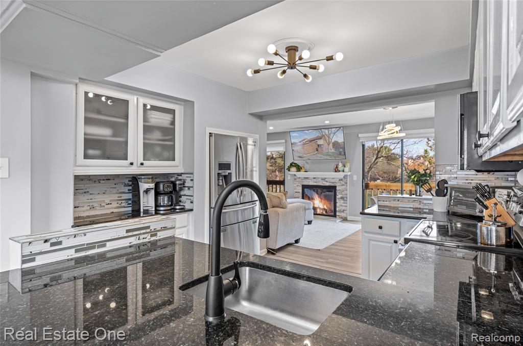 5273 Wright Way E, West Bloomfield, MI — Photo 10