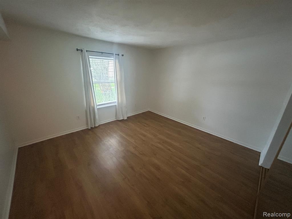 924 CHESTNUT HILL Drive, Auburn Hills, MI 48326 — Photo 11