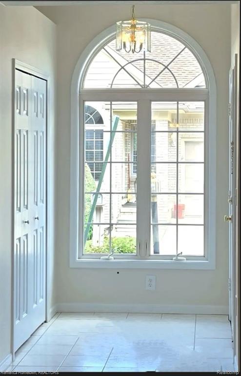 8 Hickory Court, Unit 8, Dearborn Heights, MI 48127 — Photo 3