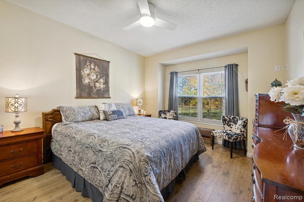 31187 LIVINGSTON Drive, Novi, MI 48377 — Photo 17