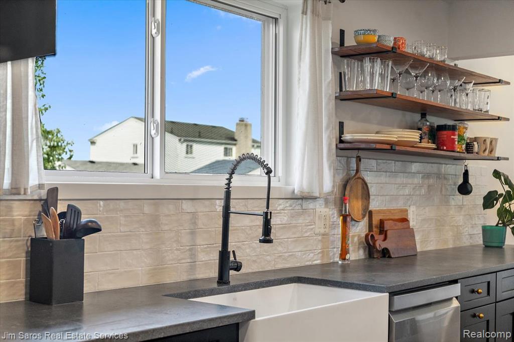 22505 Beach Street, Saint Clair Shores, MI 48081 — Photo 11