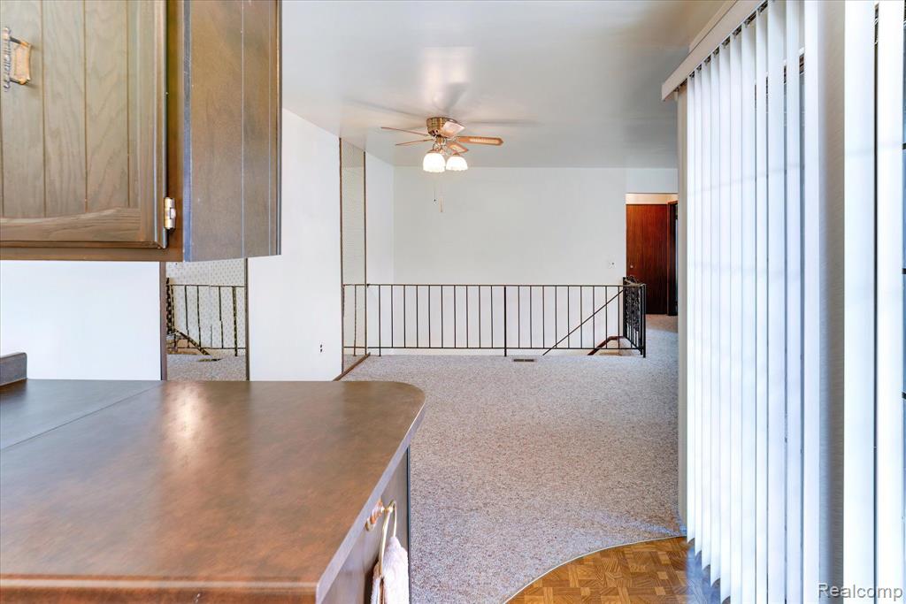 2702 ROUNDTREE Drive, Troy, MI 48083 — Photo 13