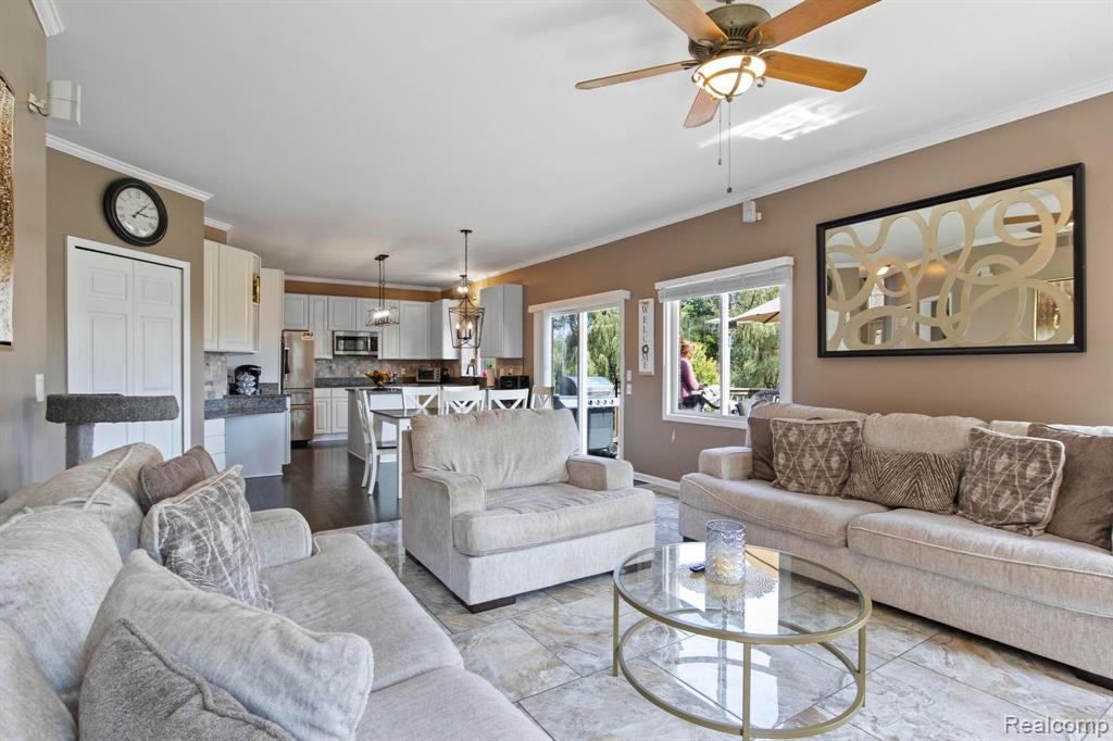 8978 WOODLORE SOUTH Drive, Plymouth, MI 48170 — Photo 32