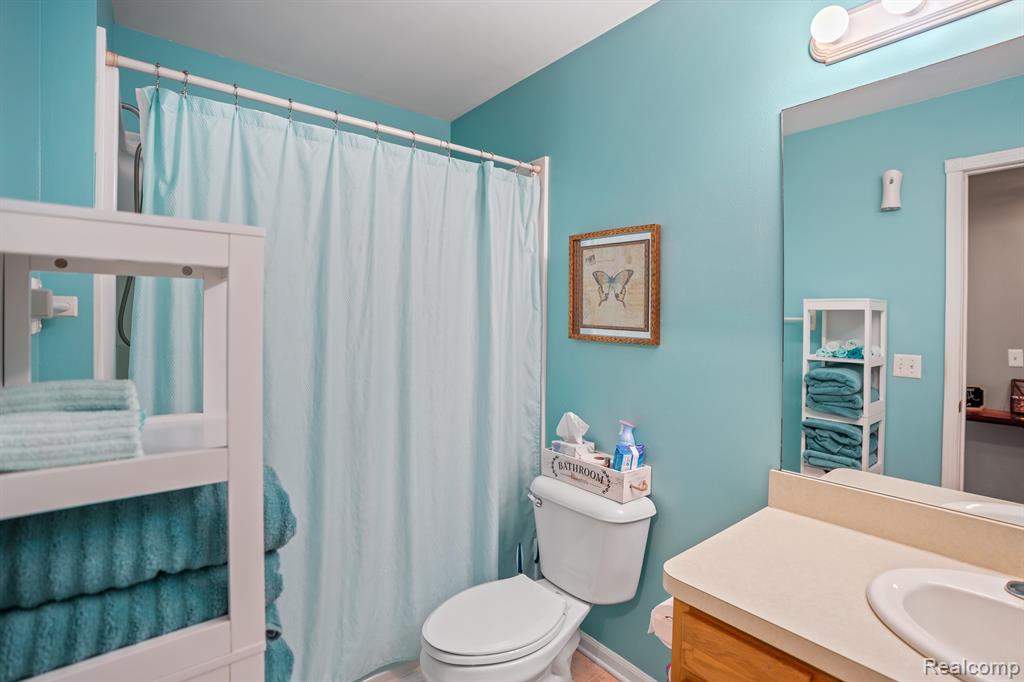 5124 HICKORY Trail, Grand Blanc, MI 48439 — Photo 42