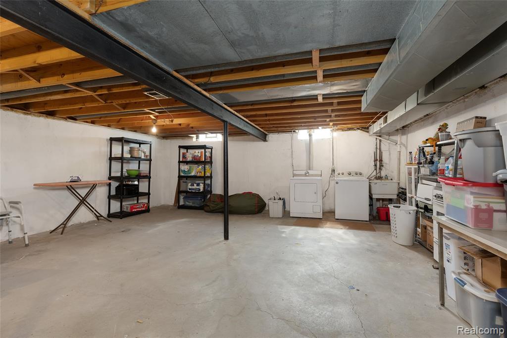 44080 Harsdale Drive, Canton, MI 48187 — Photo 32