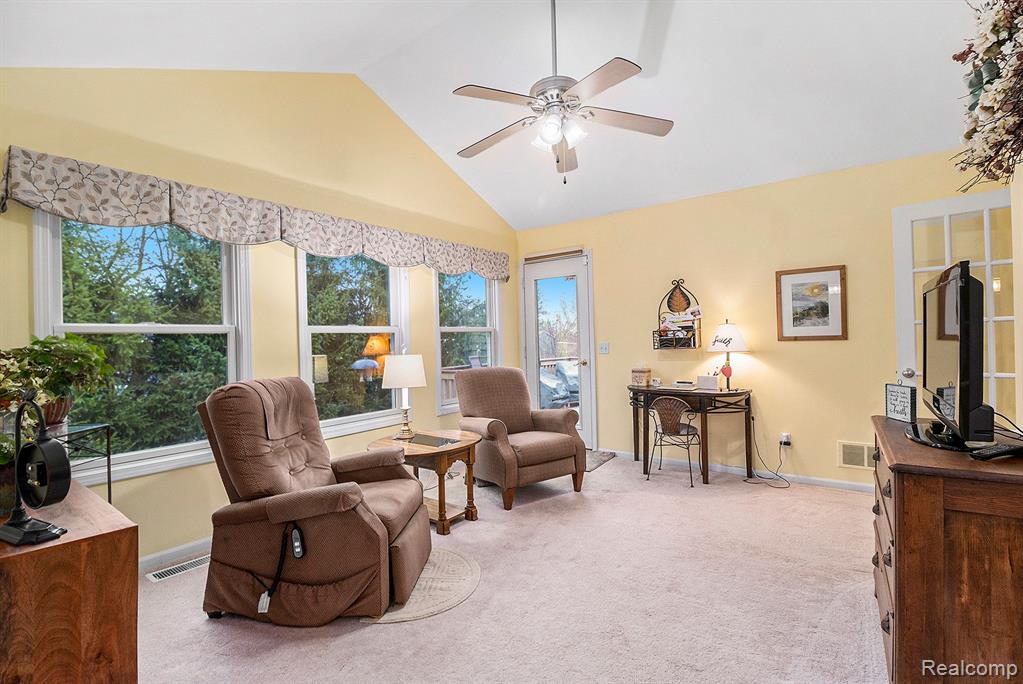 5461 HIDDEN VALLEY Trail, Linden, MI 48451 — Photo 6