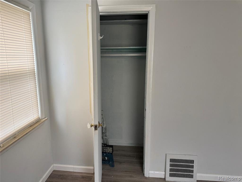 9425 Marlowe, Detroit, MI 48228 — Photo 16