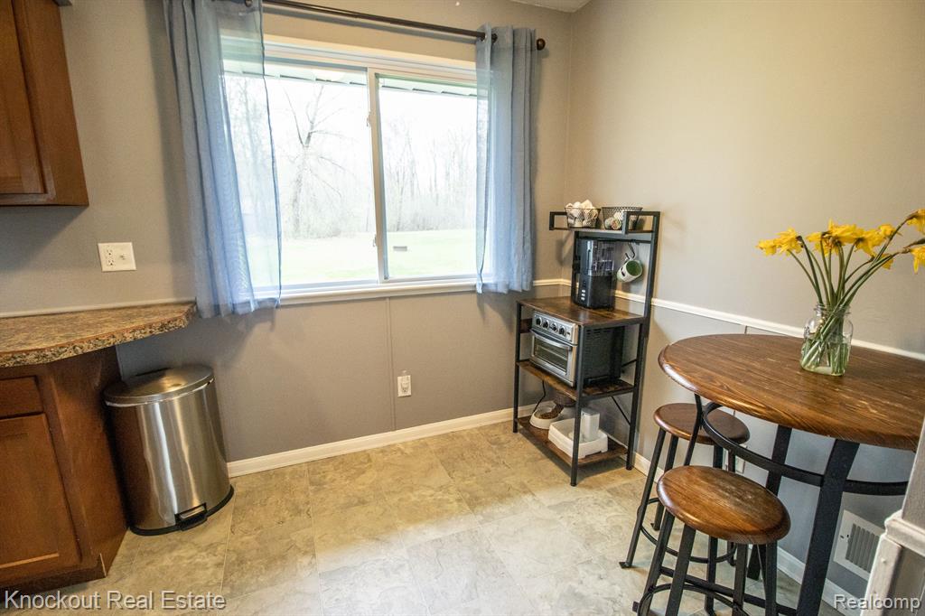 5453 TOWNLINE Road, Birch Run, MI 48415 — Photo 6
