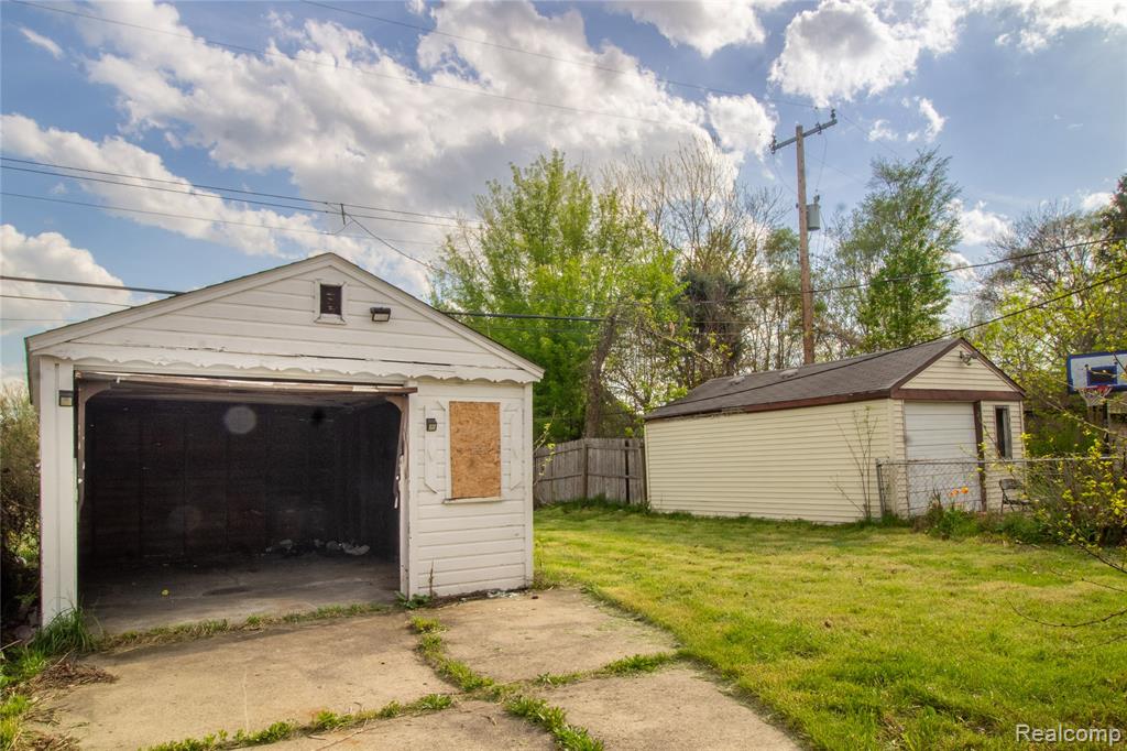 16260 Bringard Drive, Detroit, MI 48205 — Photo 23