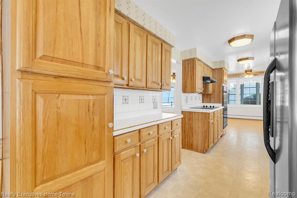 5430 Lakeshore Road, Fort Gratiot, MI 48059 — Photo 32
