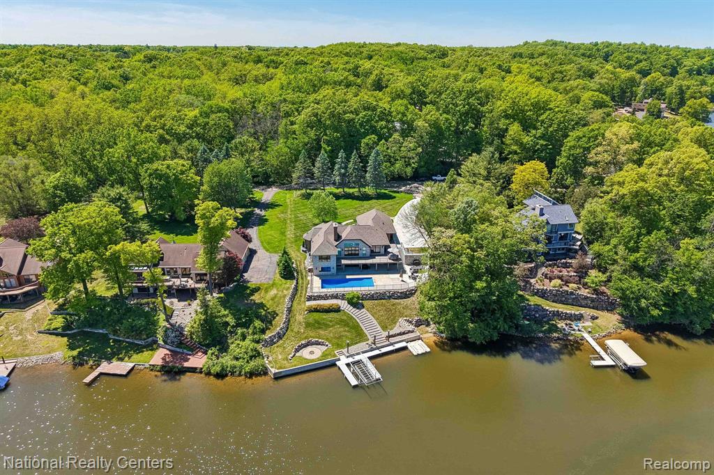 7050 Lake Shannon Court, Fenton, MI 48430 — Photo 79