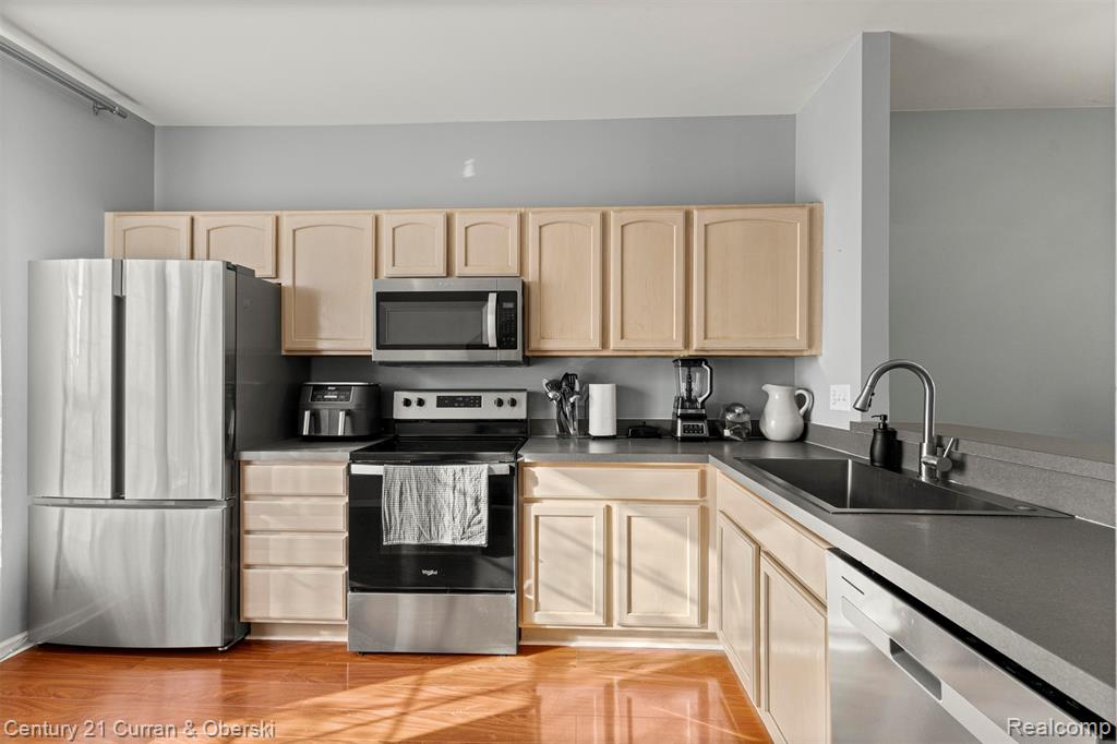 25445 Saint James, Southfield, MI 48075 — Photo 7