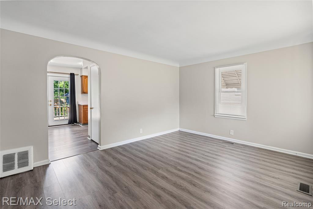 4305 Pengelly Road, Flint, MI 48507 — Photo 18