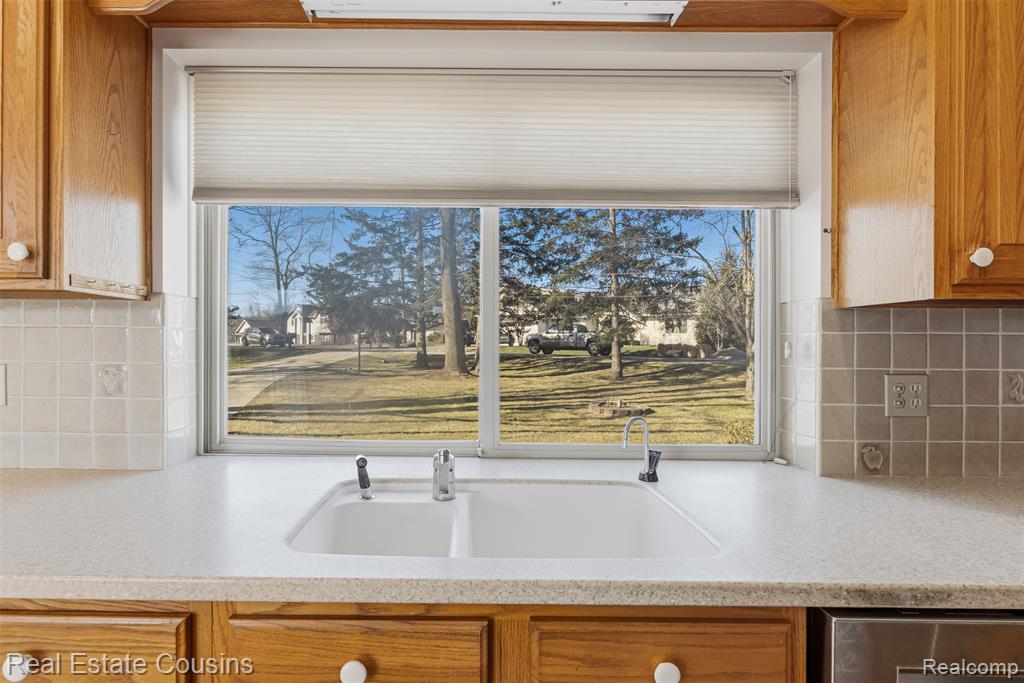 8028 Ore Knob Drive, Fenton, MI 48430 — Photo 18