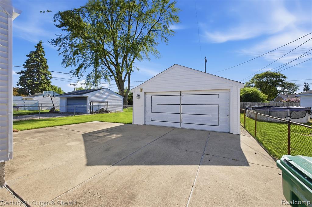 7042 Gilman Street, Garden City, MI — Photo 27
