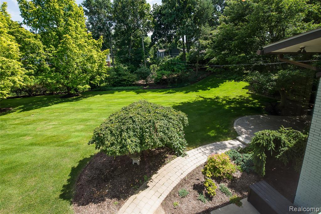 581 Woodway Court, Bloomfield Hills, MI 48302 — Photo 47