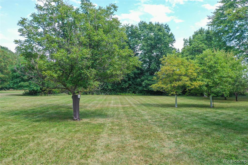 430 N Center Road, Saginaw, MI 48638 — Photo 29