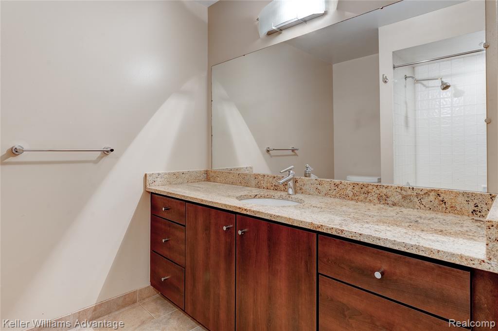 37132 Brentwood Circle, Farmington Hills, MI 48331 — Photo 20