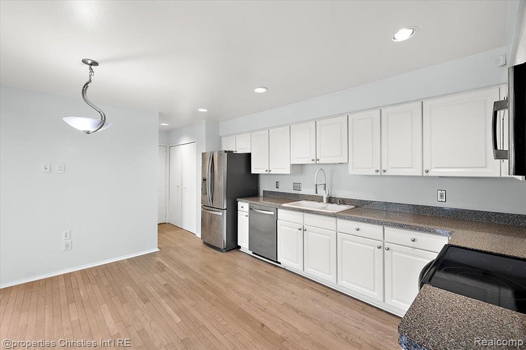 1806 S Hill Boulevard, Bloomfield Hills, MI 48304 — Photo 13