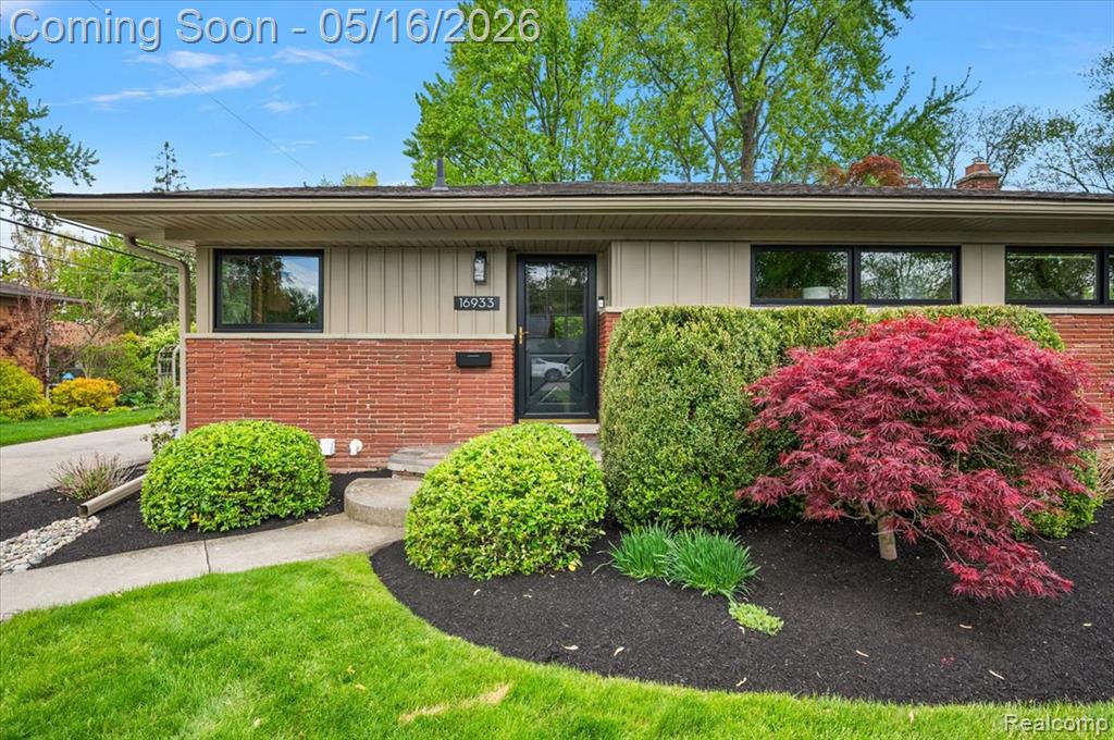 16933 Lauderdale Avenue, Beverly Hills, MI 48025 — Photo 3