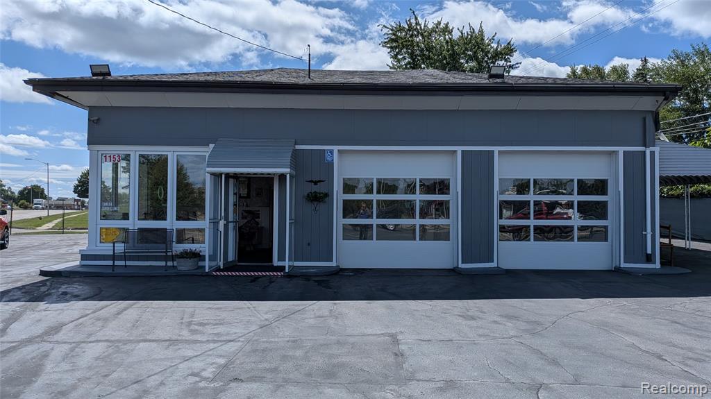 1153 Baldwin Avenue, Pontiac, MI 48340