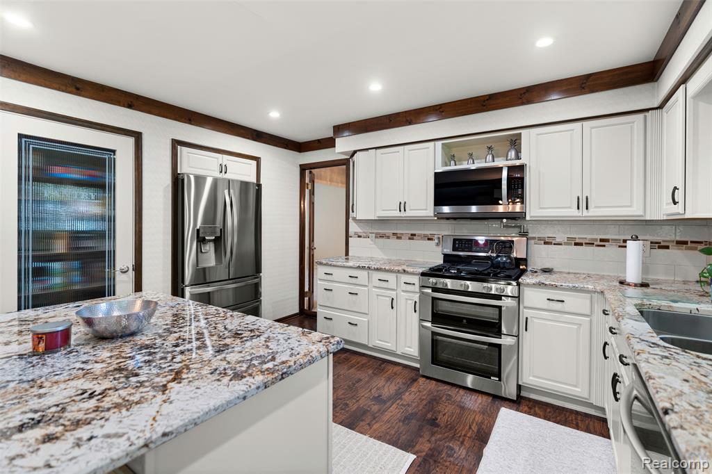 6338 Covered Wagons Trail, Flint, MI 48532 — Photo 26