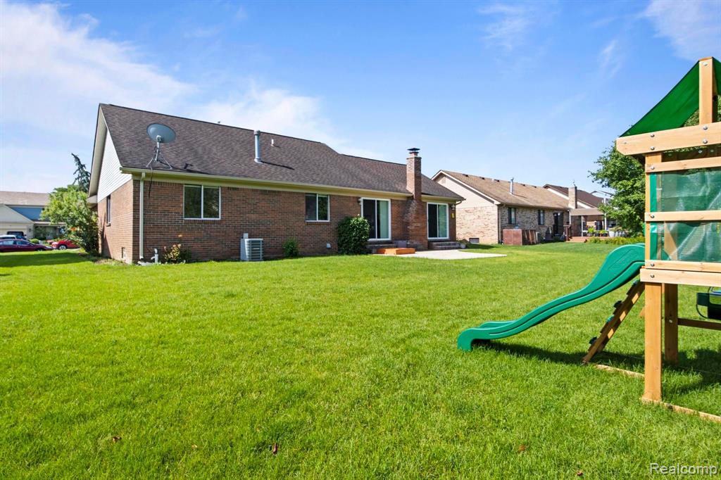 45682 HANFORD Road, Canton, MI 48187 — Photo 6