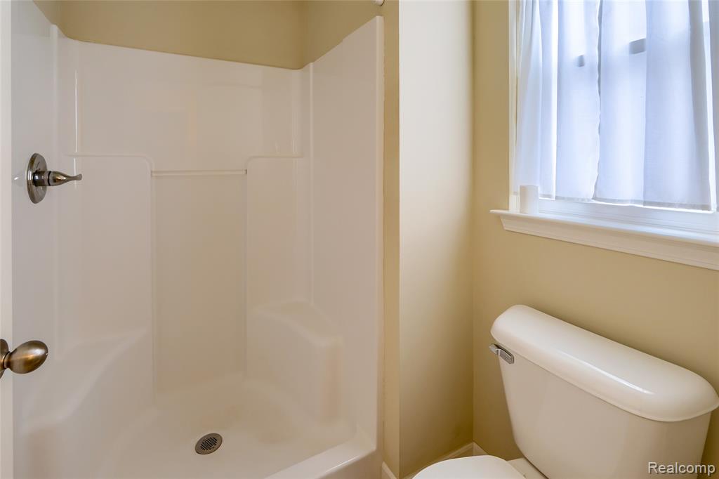 4503 Cross Creek Boulevard, Burton, MI 48509 — Photo 31