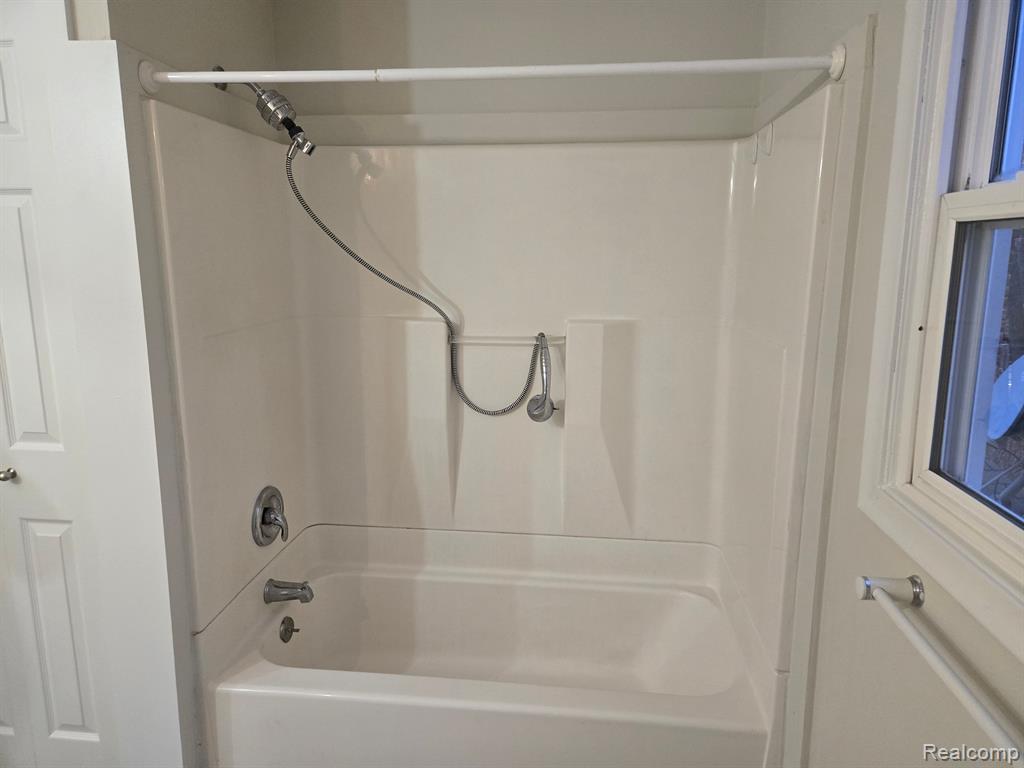 8970 GLASGOW Drive, White Lake, MI — Photo 9