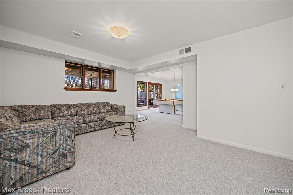 35550 Pleasant Valley Road, Farmington Hills, MI, 48331