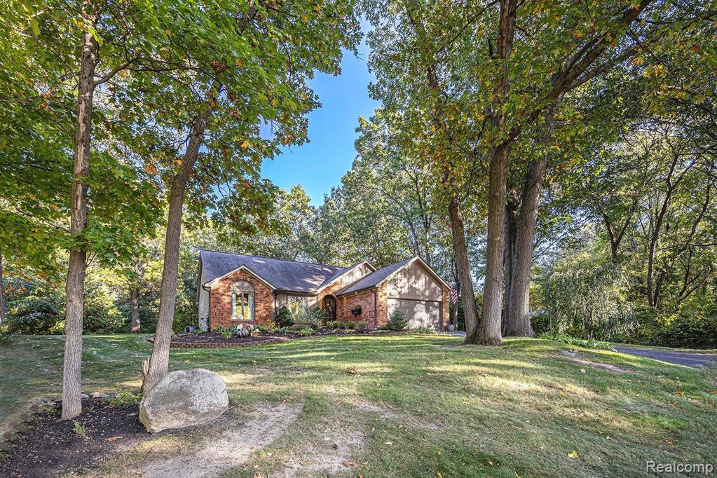 4495 Maybee Road, Lake Orion, MI — Photo 32