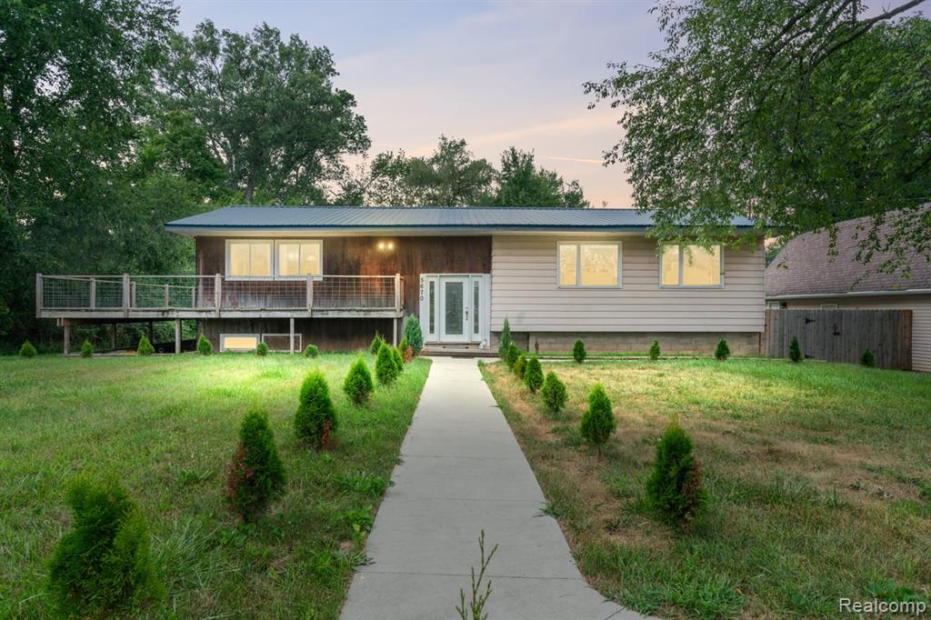 5670 Kinneville Road, Eaton Rapids, MI 48827