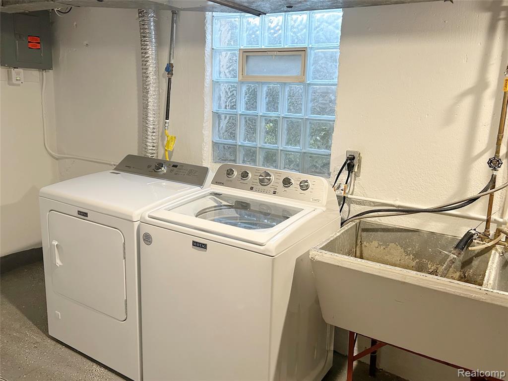 702 Graefield Court, Birmingham, MI 48009 — Photo 21