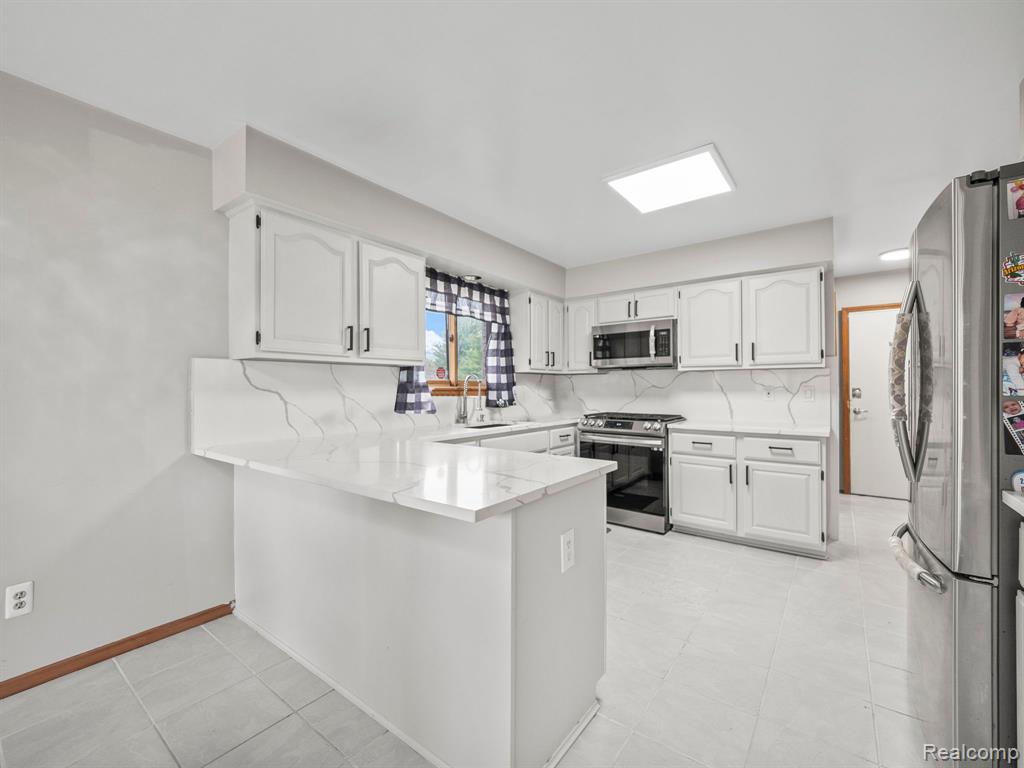 52478 FAWN Drive, Macomb, MI 48042 — Photo 17