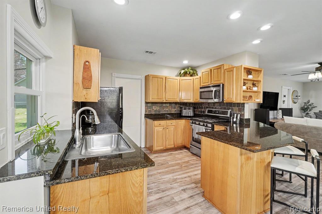 1736 Shoreline Drive, Hartland, MI 48353 — Photo 7