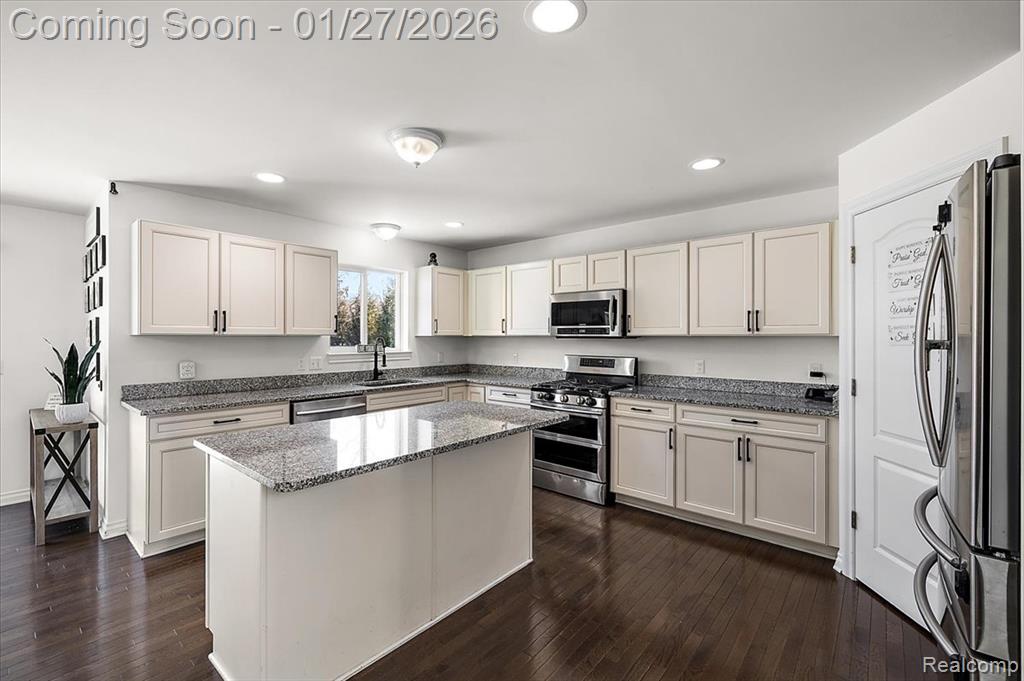 43149 Wilderness Drive, Canton, MI 48188 — Photo 5