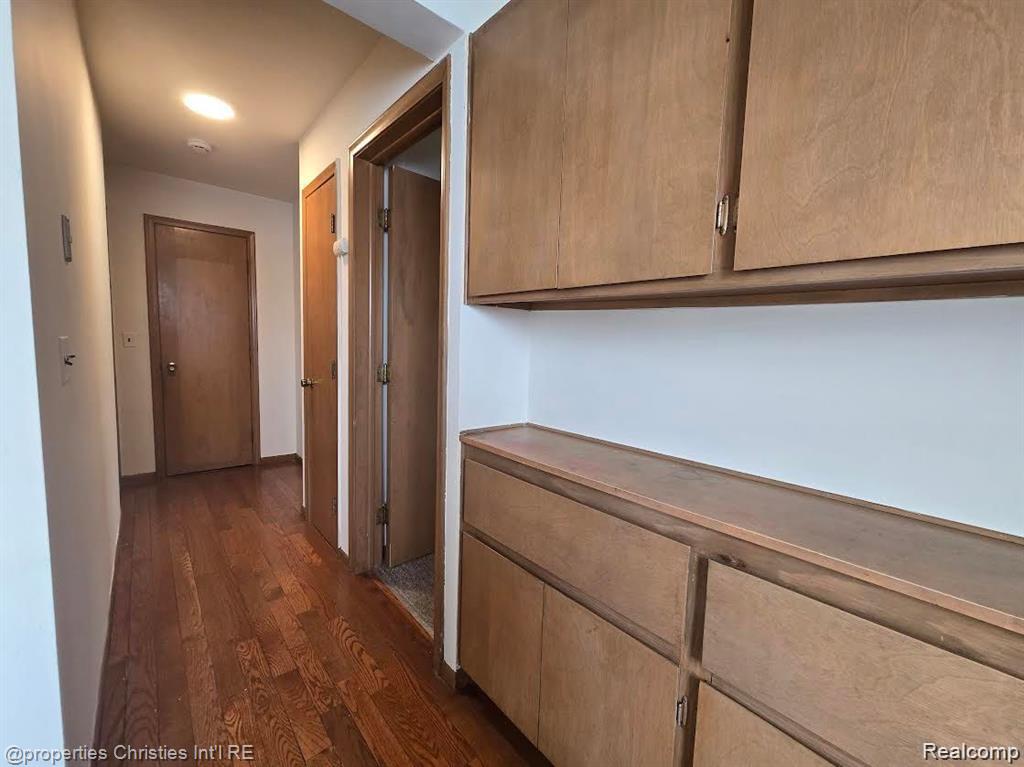 20231 Kelly Road, Harper Woods, MI 48225 — Photo 11