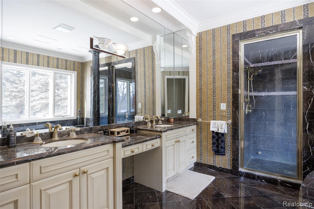 5165 Abbey Road, Rochester, MI, 48306