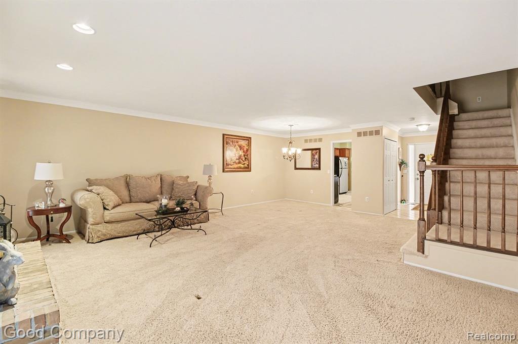 616 Tennyson, Rochester Hills, MI 48307 — Photo 3