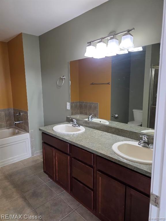 8469 Heywood Circle, Sterling Heights, MI 48312 — Photo 21