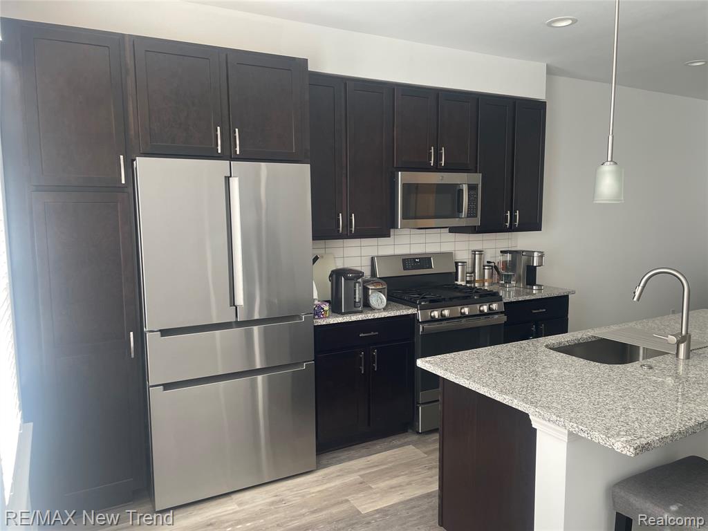 205 Monument Lane, Wixom, MI 48393 — Photo 9