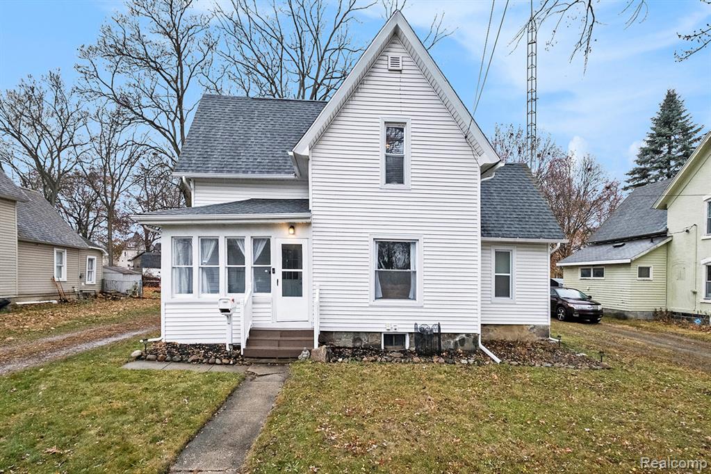 209 N Marquette Street, Durand, MI 48429 — front exterior
