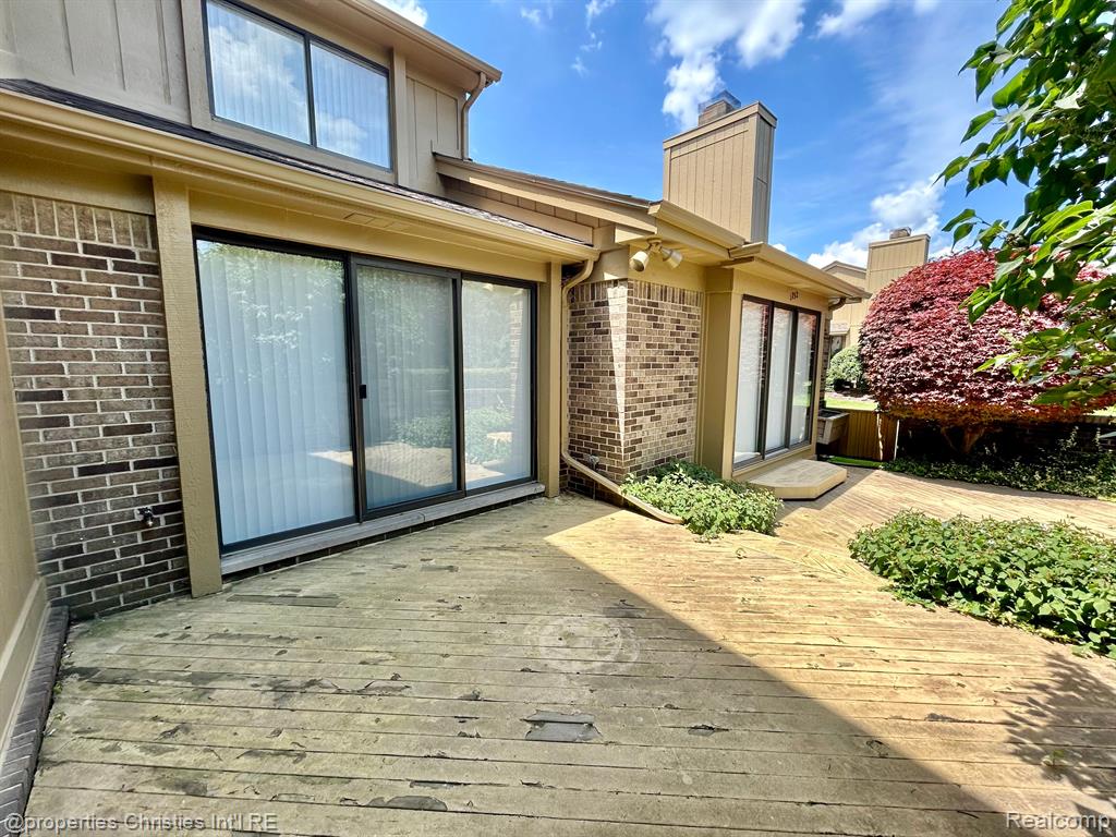 1752 S HILL Boulevard, Bloomfield Hills, MI 48304 — Photo 39