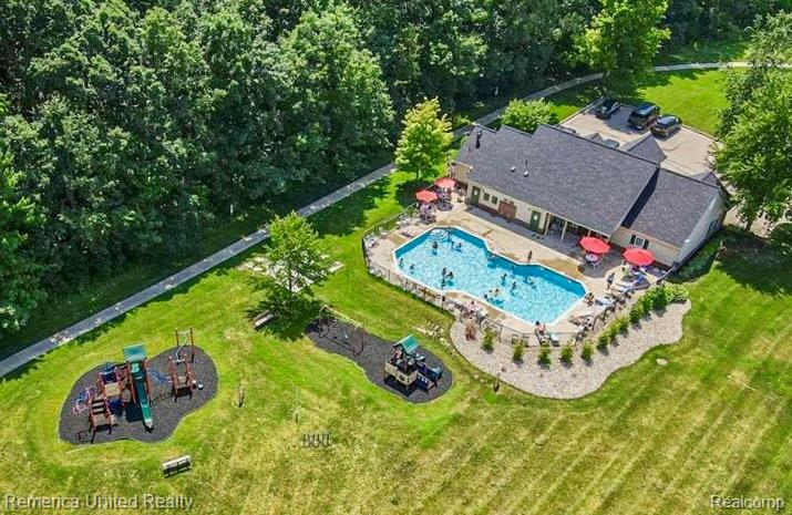 4184 Hampton Ridge Boulevard, Howell, MI 48843 — Photo 17