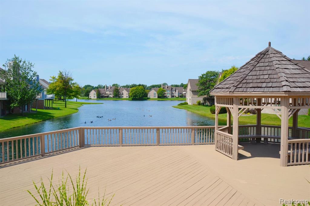 527 Newburne Pointe, 19, Bloomfield Hills, MI 48304 — Photo 47