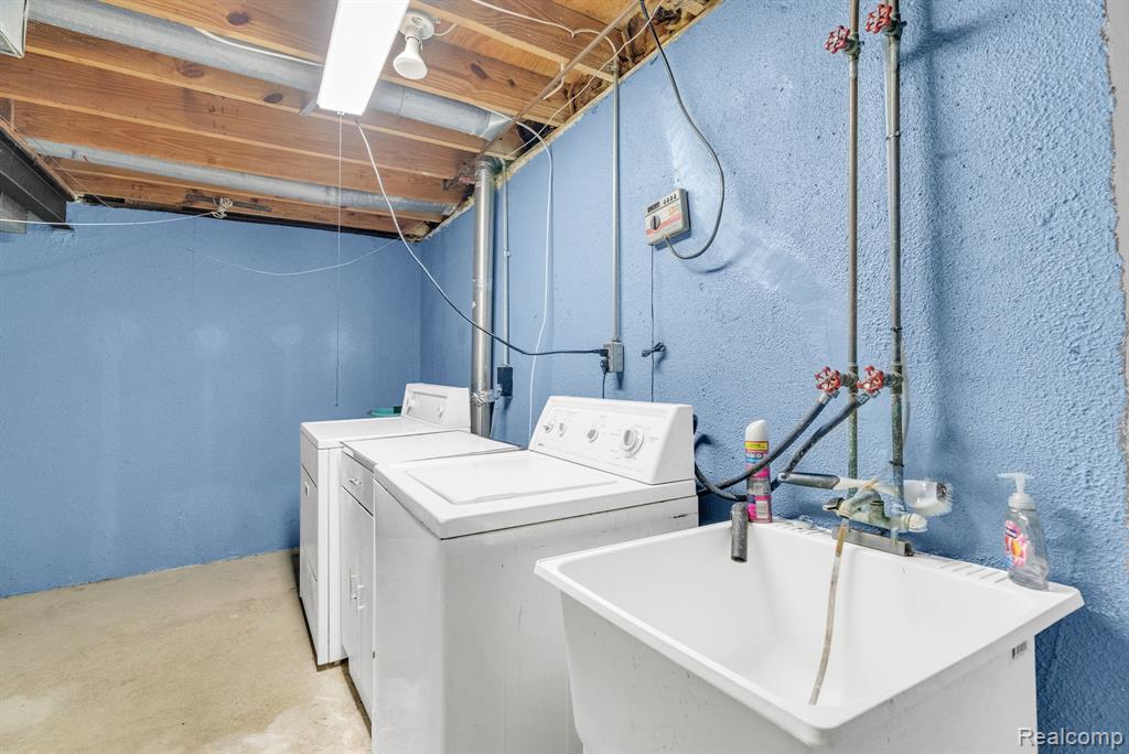 3170 Woods Circle, Detroit, MI 48207 — Photo 27