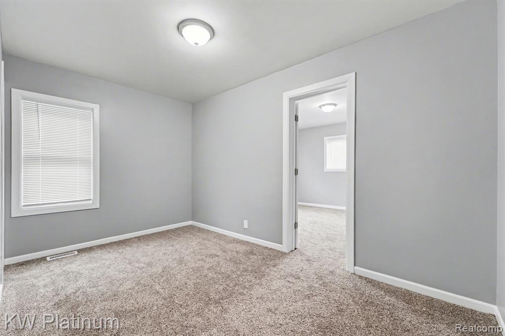 7527 Toepfer Road, Warren, MI 48091 — Photo 8