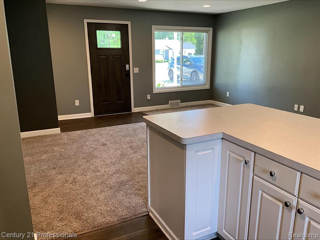 4155 Meigs Avenue, Waterford, MI 48329 — Photo 4