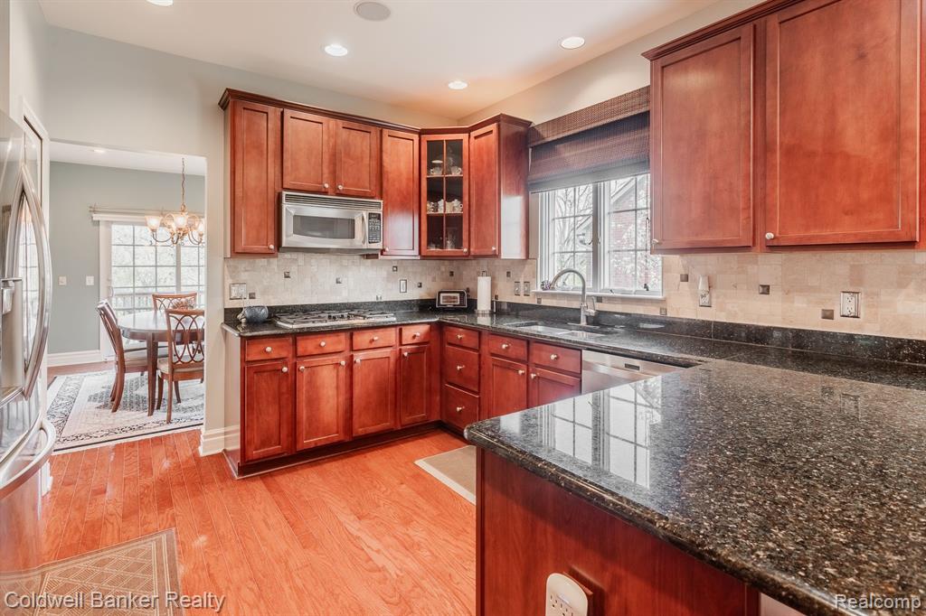 26270 VALHALLA Drive, Farmington Hills, MI 48331 — Photo 17